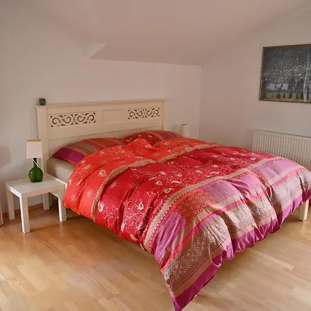 Attersee - Ganzes Ferienhaus, Seeblick, Kamin, Sauna Apartment