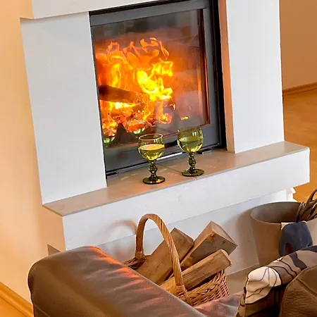Apartmán Attersee - Ganzes Ferienhaus, Seeblick, Kamin, Sauna *