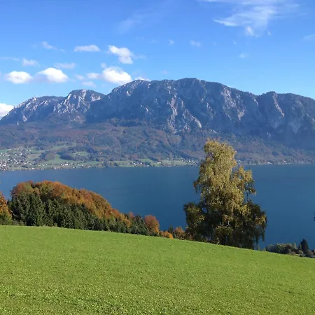 Attersee - Ganzes Ferienhaus, Seeblick, Kamin, Sauna Nussdorf am Attersee