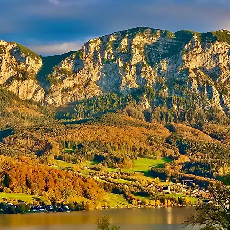 Attersee - Ganzes Ferienhaus, Seeblick, Kamin, Sauna 公寓 阿特湖畔的努斯多夫