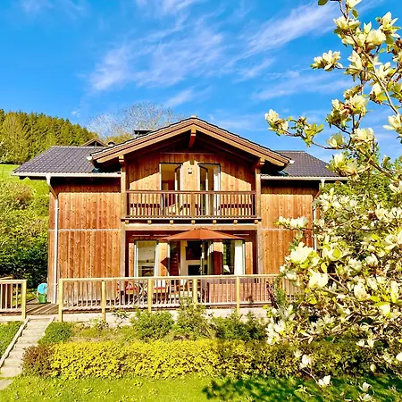 Attersee - Ganzes Ferienhaus, Seeblick, Kamin, Sauna