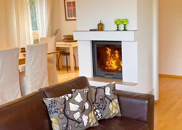 Attersee - Ganzes Ferienhaus, Seeblick, Kamin, Sauna Daire